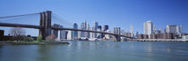 USA, New York State, New York City, Brooklyn Bridge, Skyscrapers in a city von Panoramic Images