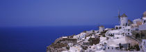 High angle view of a town, Oia, Santorini, Greece von Panoramic Images