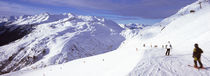 Tourists skiing in a ski resort, Sankt Anton am Arlberg, Tyrol, Austria von Panoramic Images
