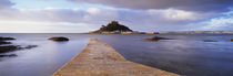 Jetty over the sea, St. Michael's Mount, Marazion, Cornwall, England von Panoramic Images