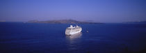 High angle view of a cruise ship in the sea, Santorini Caldera, Greece von Panoramic Images