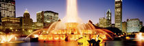 Fountain lit up at dusk, Buckingham Fountain, Chicago, Illinois, USA by Panoramic Images