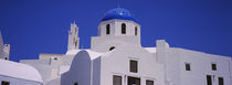 Low angle view of a church, Oia, Santorini, Greece von Panoramic Images