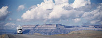 Truck on the road, Interstate 70, Green River, Utah, USA von Panoramic Images