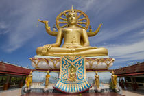 BIG Buddha by Waraporn Sang-Arwut