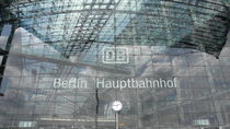 BERLIN - HAUPTBAHNHOF - PORTAL  by tcl