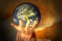 Du traegst die Welt in Deiner Hand by Marie Luise Strohmenger