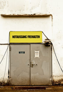 Notausgang by Olaf Scheppmann
