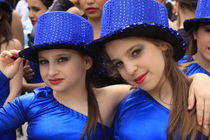 Israel, girls in costumes in Purim procession von Hanan Isachar