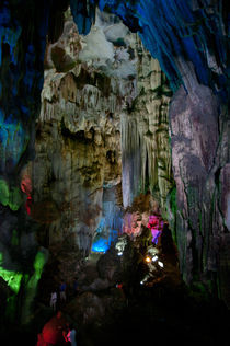 Thien Cung grotto by Hai Tran