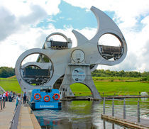 The Falkirk Wheel mid turn von Buster Brown Photography