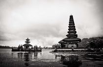 Ulun Danu temple by Erwin  budianto