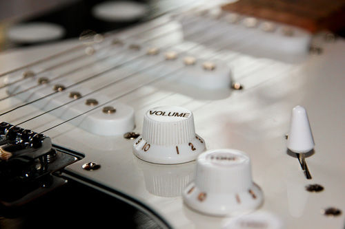 Guitar-close-up-001