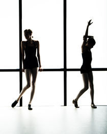 Dancers von Tony Deal