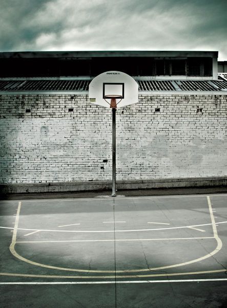 Basketball-court