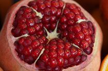 Pomegranate 2 von ANNIE BUNGEROTH