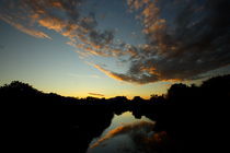 Eling River Sunset. von Tim Bayliss