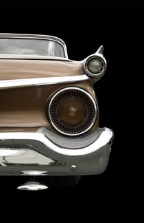 Classic Car (brown) by Beate Gube