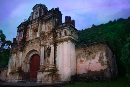 Colonial-church-ruin-antigua-guatemala