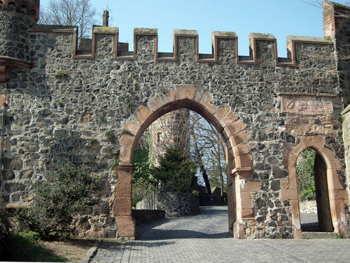 Burg-eingang