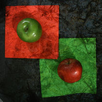 Green and Red by Inna Merkish