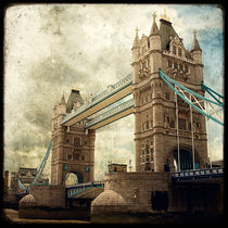 Tower Bridge by Marc Loret