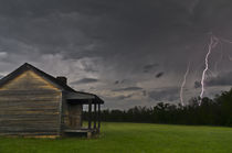 Storm Behind the Cabin von Steven Ross