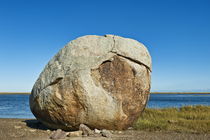 Huge Coastal Boulder von John Greim