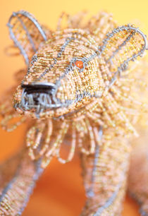 African Beaded Wire Lion von Neil Overy