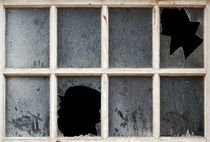 Broken window by RicardMN Photography