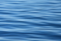 » blue water surface « von Peter Bergmann
