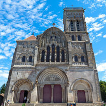 The Basilica of Vezelay by safaribears