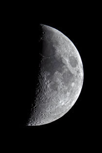 Mond zunehmend - crescent moon  by monarch