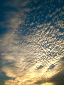 you are beautiful, sky  by Nara Thada