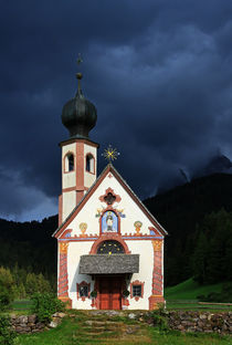 Kirche vor Gewitterfront von Wolfgang Dufner