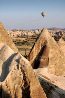 Hot air balloons over Cappadocia by RicardMN Photography