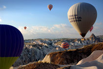 Hot air balloons over Cappadocia by RicardMN Photography