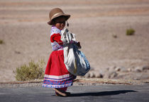 A little girl in the  high plain von RicardMN Photography