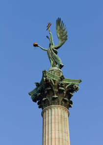 Archangel Gabriel statue by Evren Kalinbacak