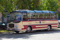 50s Bus by safaribears