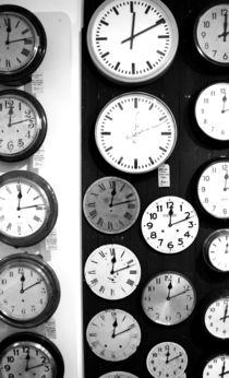 clocks by Giorgio Giussani