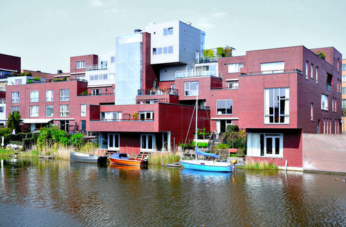 Amsterdam-solar-gain-by-step-housing