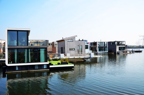 Amsterdam-water-houses-redone