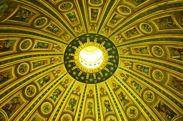 Rome-st-peters-basilica-main-dome-interior