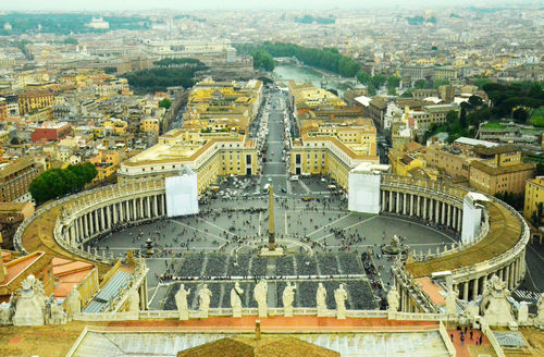 Rome-st-peters-basilica-square-horizontal