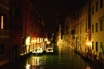 Venice- Canals & Houses night view von Gautam Tingre