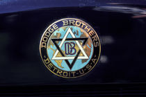 Factory emblem on 1914 Dodge car von Danita Delimont