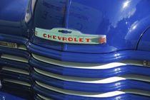 Front grill of vintage 1951 pickup truck von Danita Delimont