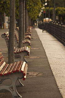Lakefront benches von Danita Delimont