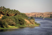 Nile River between Luxor and Aswan von Danita Delimont